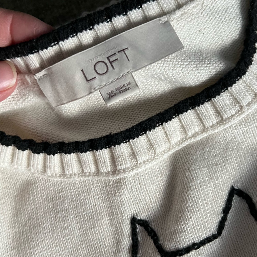 Cute knit embroidered Cat outline sweater Anne Taylor’s Loft - Picture 4 of 6